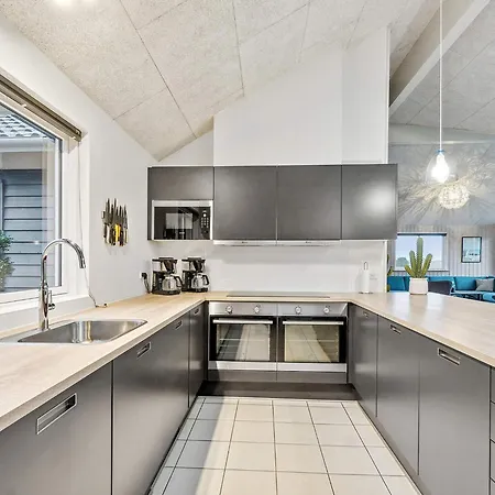 Semesterbostad Luxury Pool Retreat - By Traum Vejby