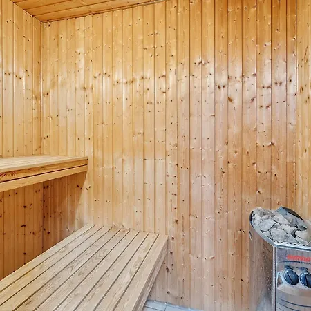 Luxury Pool Retreat - By Traum