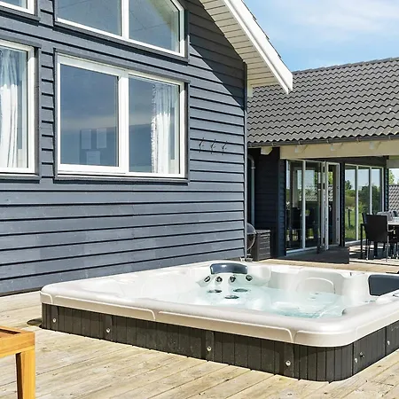 Luxury Pool Retreat - By Traum Semesterbostad